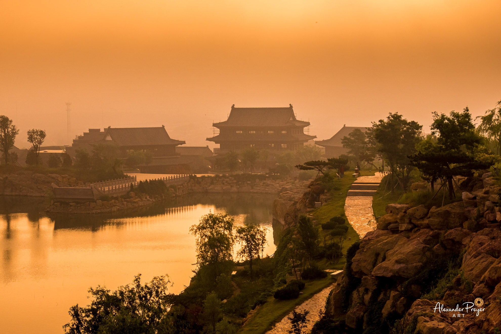 Pagode im Sonnenaufgang