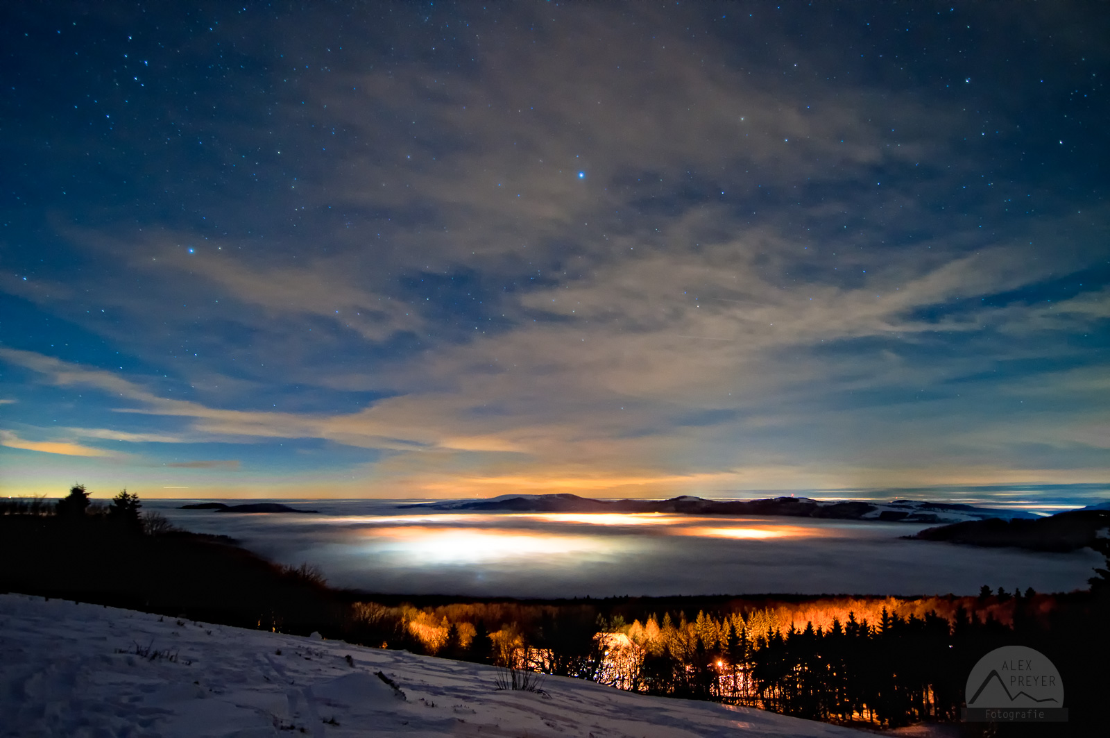 Lichtinsel durch Inversionswetterlage